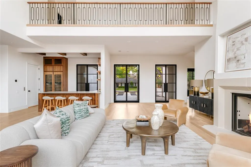 6814 Glendora