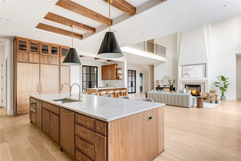 6814 Glendora