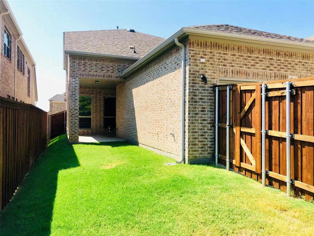 17644 Bottlebrush Drive