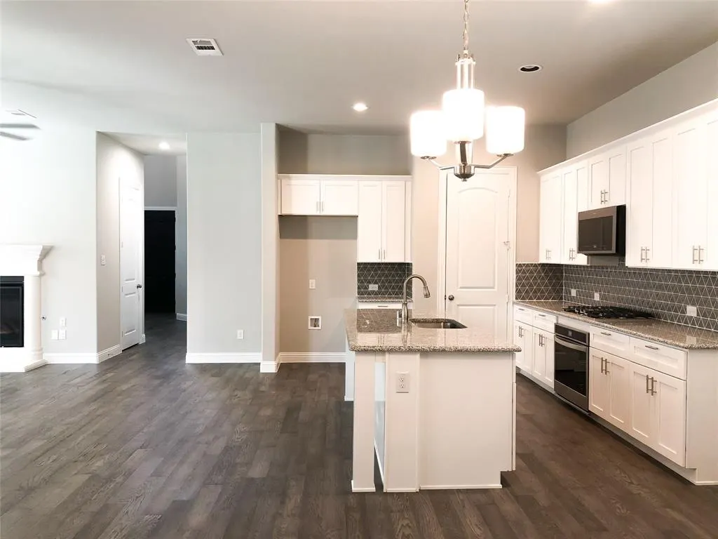 17644 Bottlebrush Drive