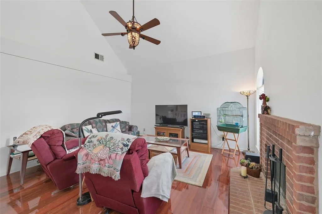 610 Bandera Street