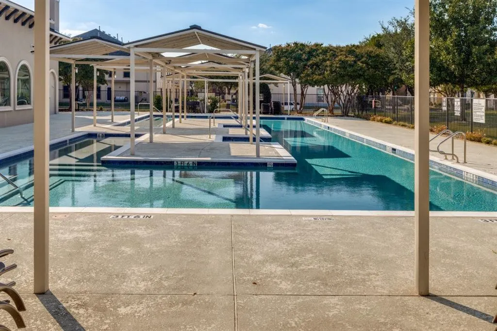 8912 Paradise Drive