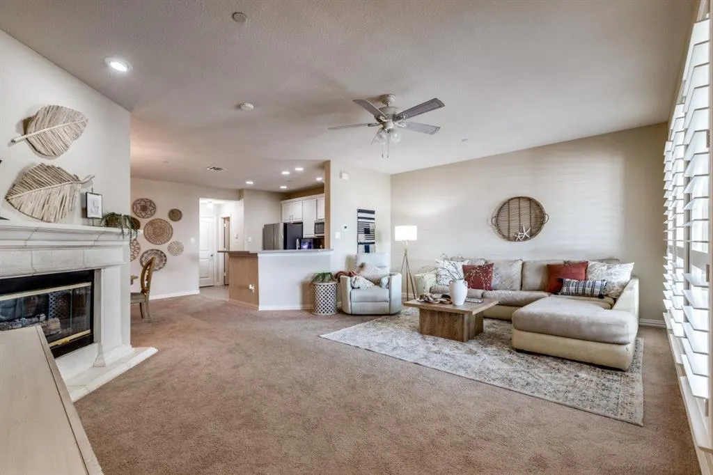 8912 Paradise Drive