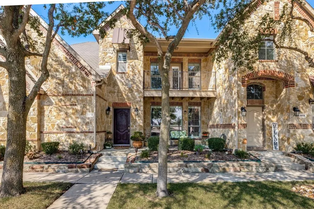 8912 Paradise Drive