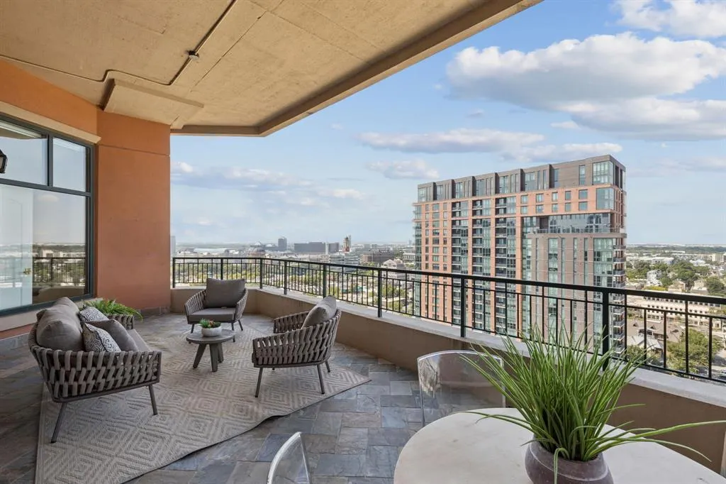 2828 Hood Street, #1506