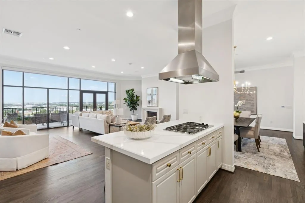 2828 Hood Street, #1506
