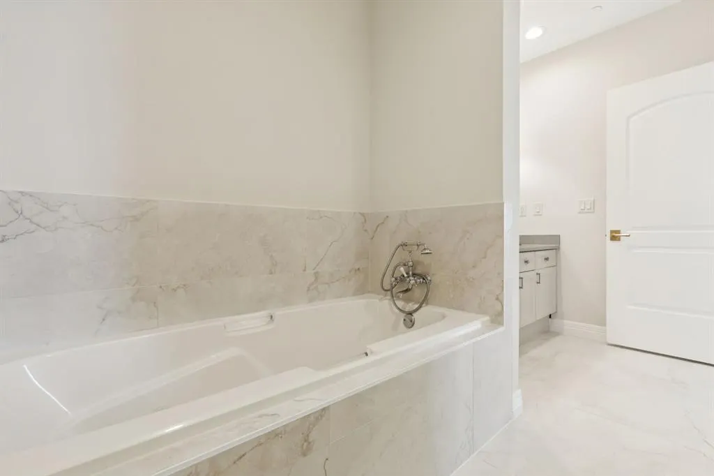 2828 Hood Street, #1506