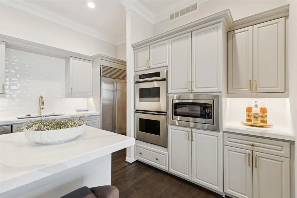 2828 Hood Street, #1506