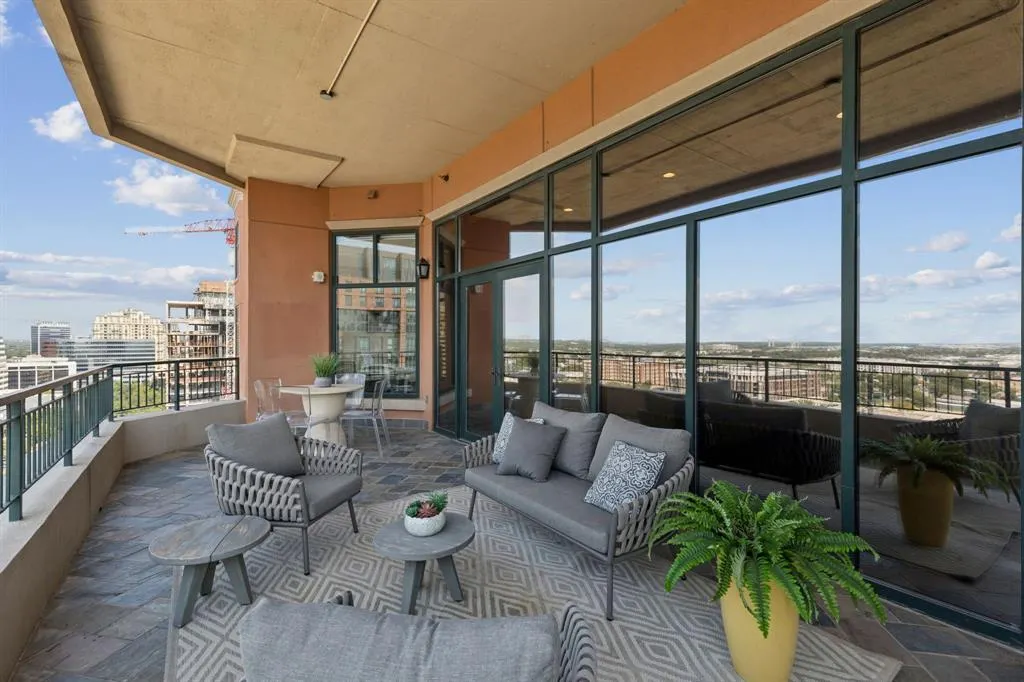 2828 Hood Street, #1506