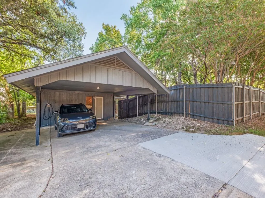 9052 Fringewood Drive