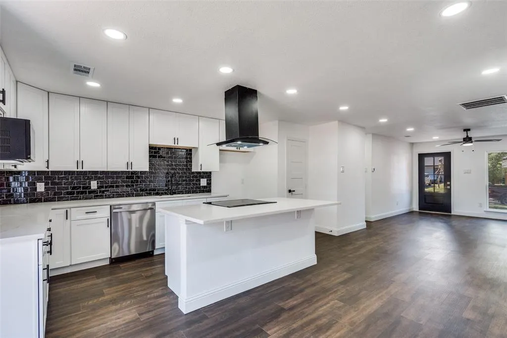 3352 Tarkio Road