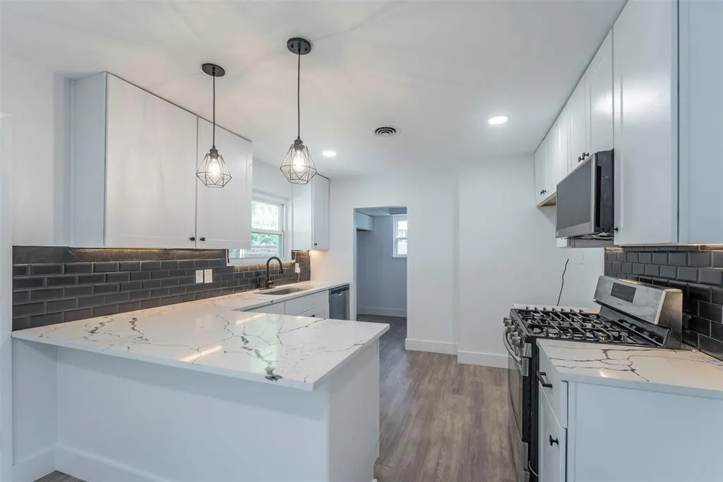 1007 N Cottonwood Drive