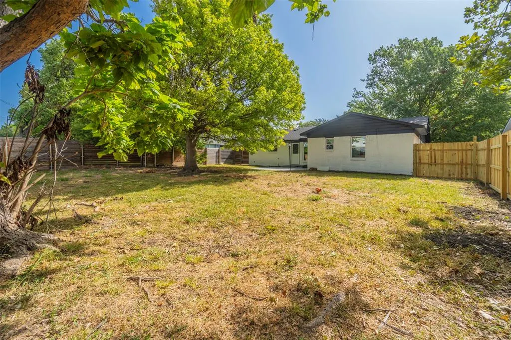 1007 N Cottonwood Drive