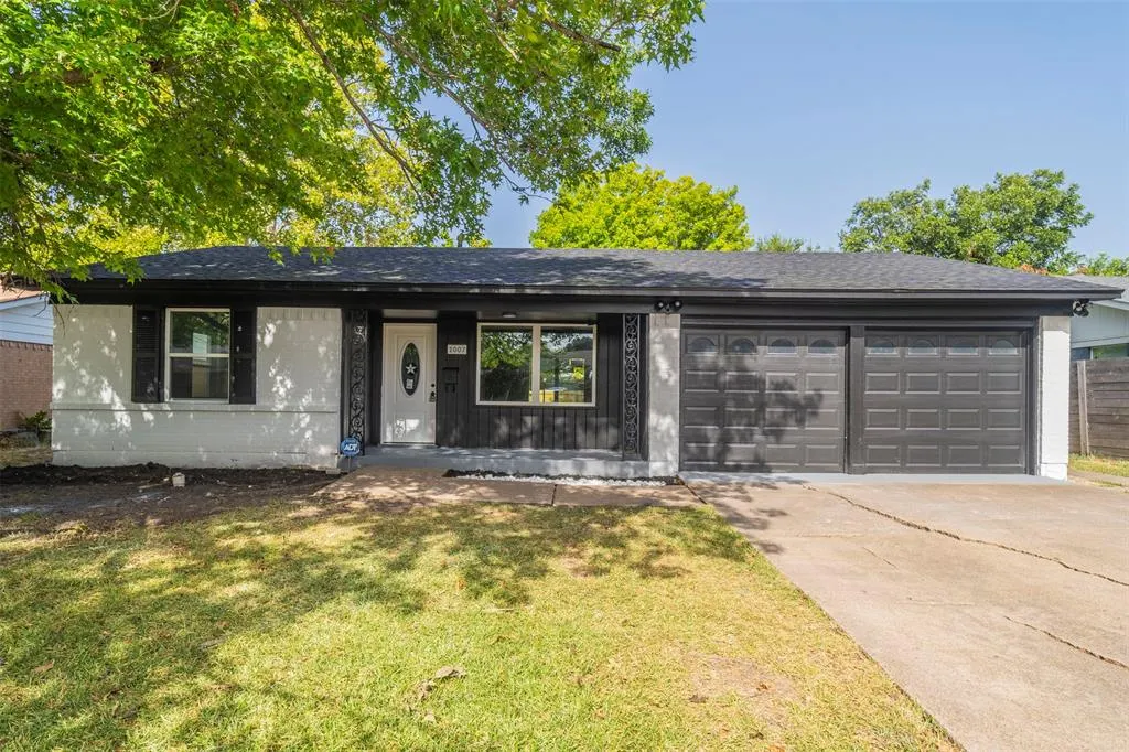 1007 N Cottonwood Drive