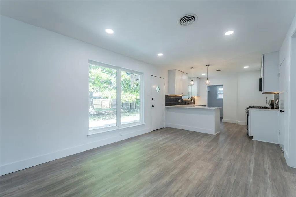 1007 N Cottonwood Drive