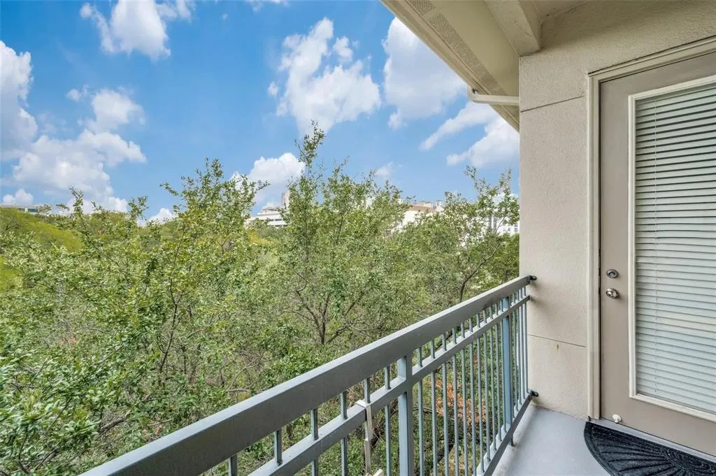 2950 McKinney Avenue, #427