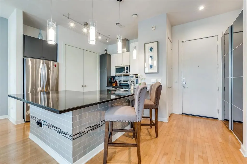 2950 McKinney Avenue, #427
