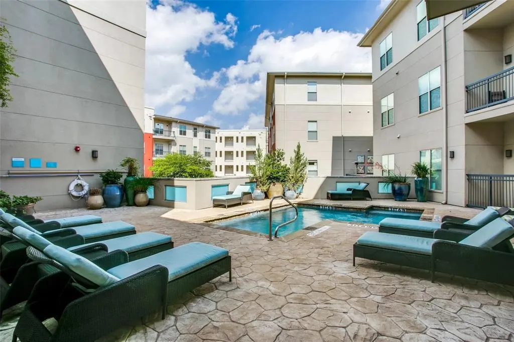 2950 McKinney Avenue, #427