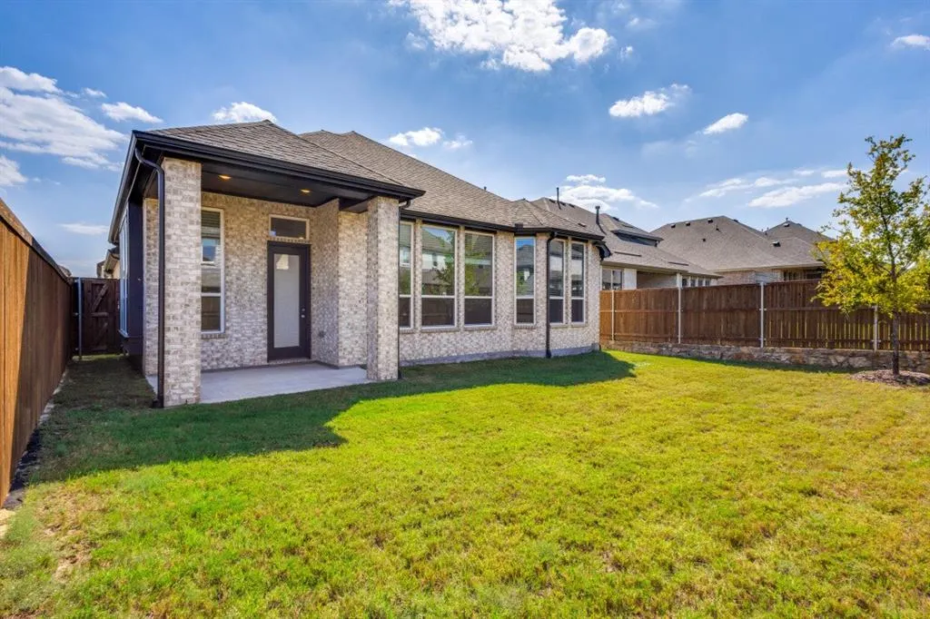 1704 Hydrangea Lane