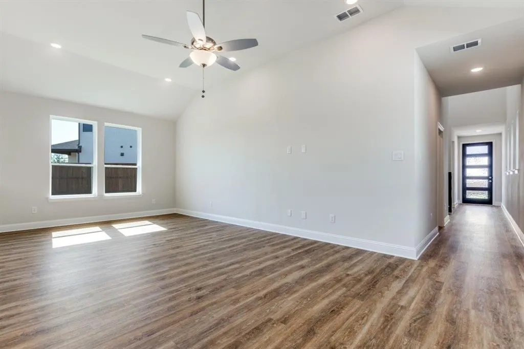 11692 Chepstow Crescent Court