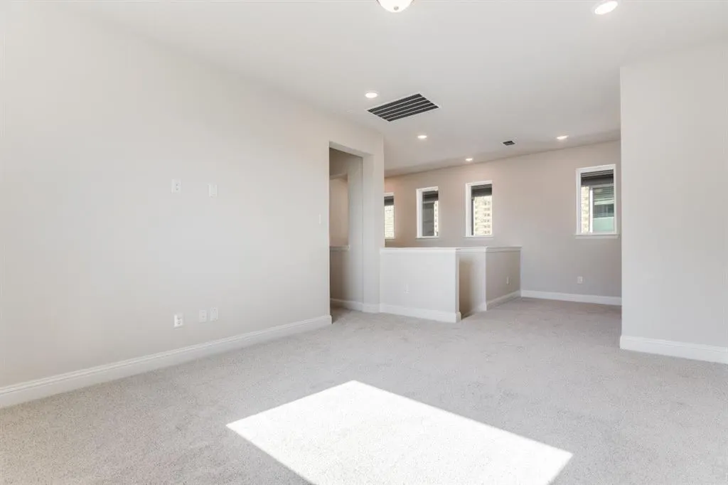 11692 Chepstow Crescent Court