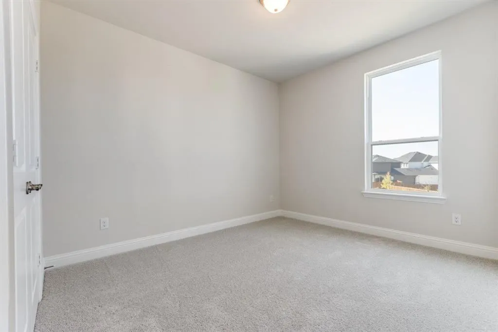 11692 Chepstow Crescent Court