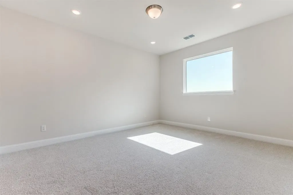 11692 Chepstow Crescent Court