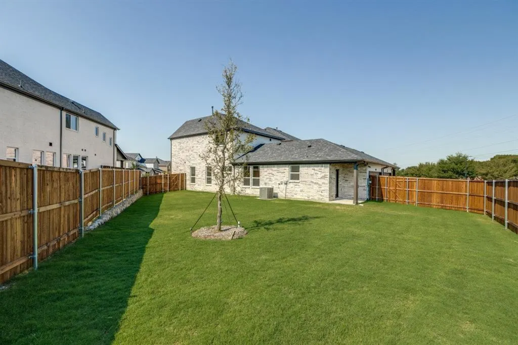 11692 Chepstow Crescent Court