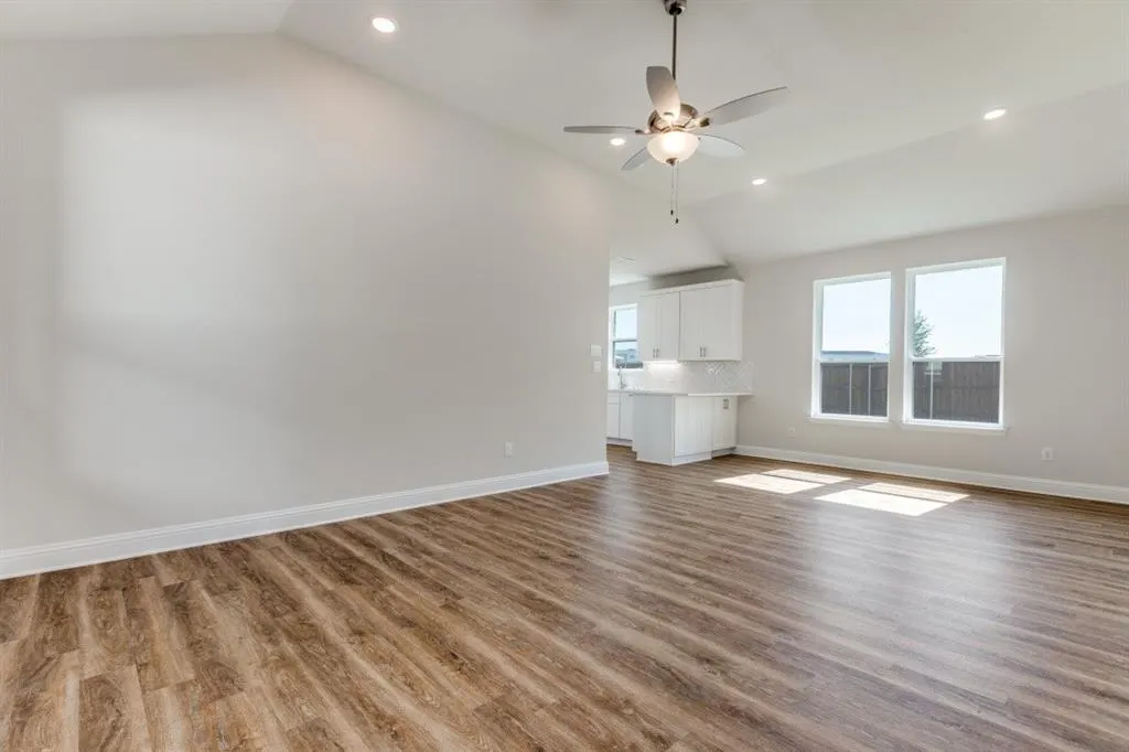 11692 Chepstow Crescent Court