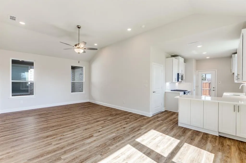 11692 Chepstow Crescent Court