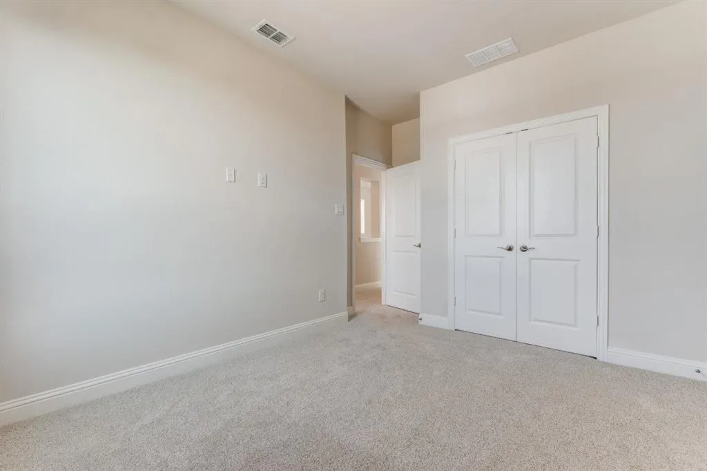 11692 Chepstow Crescent Court