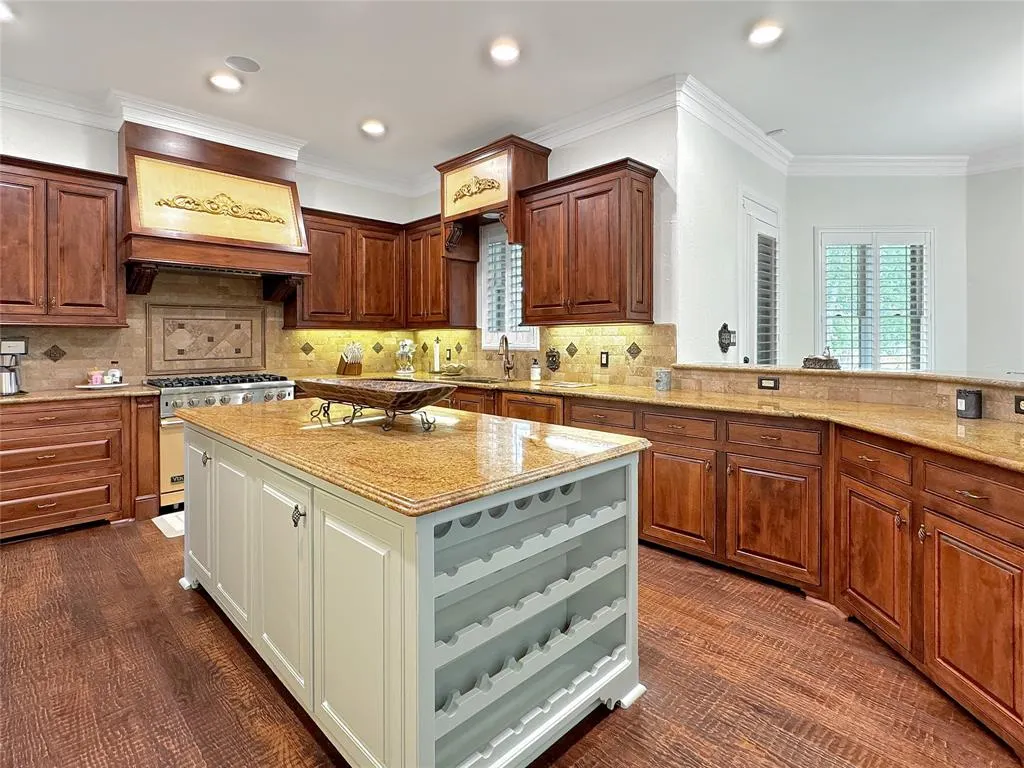 6565 Rockridge