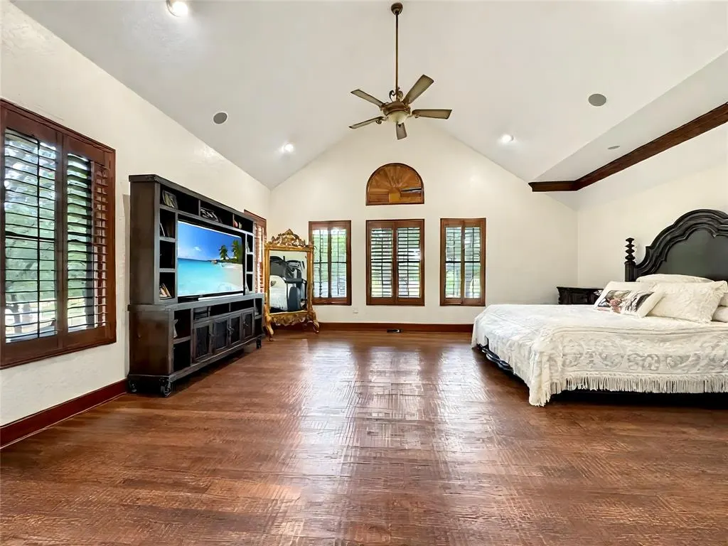 6565 Rockridge