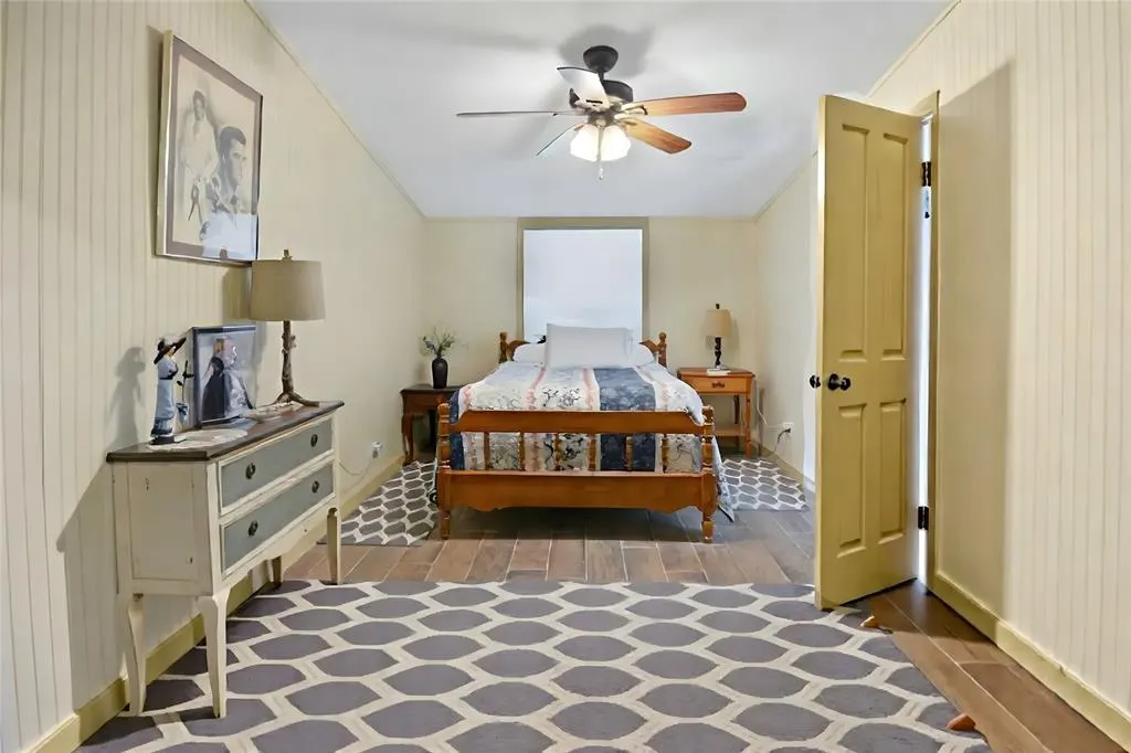 6565 Rockridge