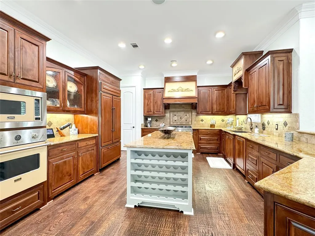 6565 Rockridge
