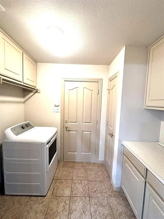 9417 Katrina Path