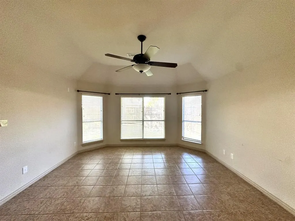 9417 Katrina Path