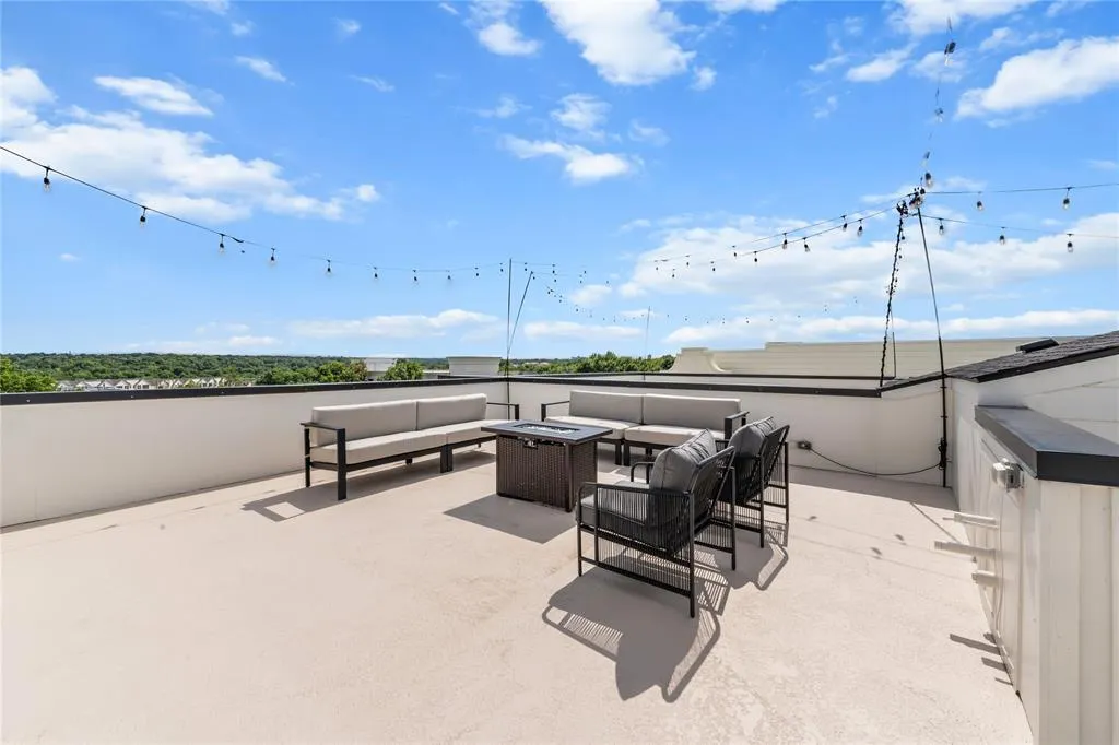 1021 Mobile Street
