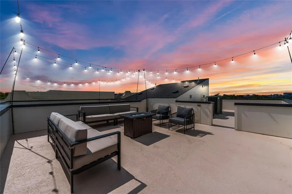 1021 Mobile Street