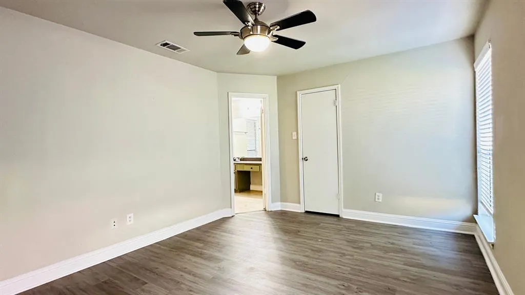 813 Sandhurst Drive