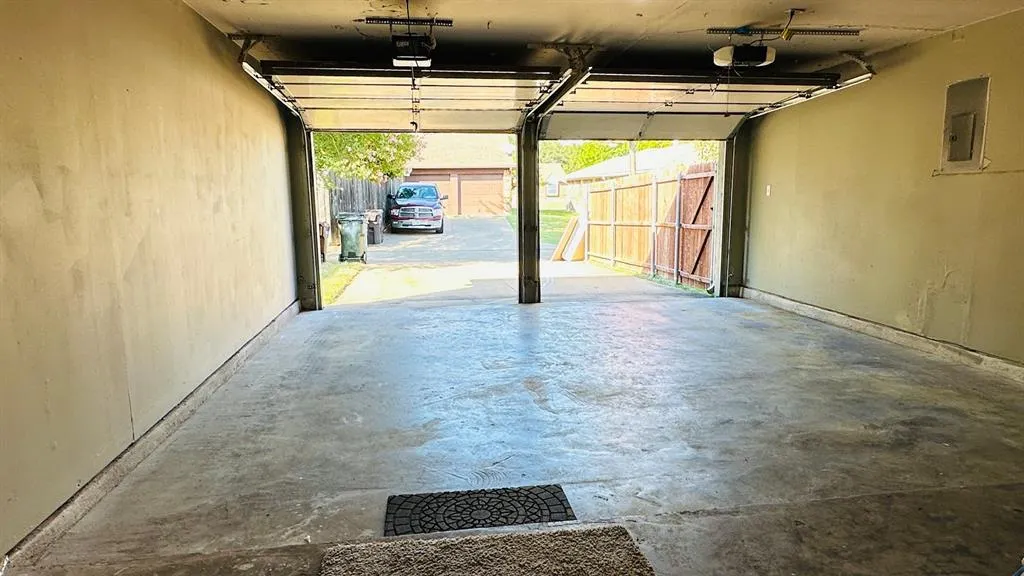 813 Sandhurst Drive