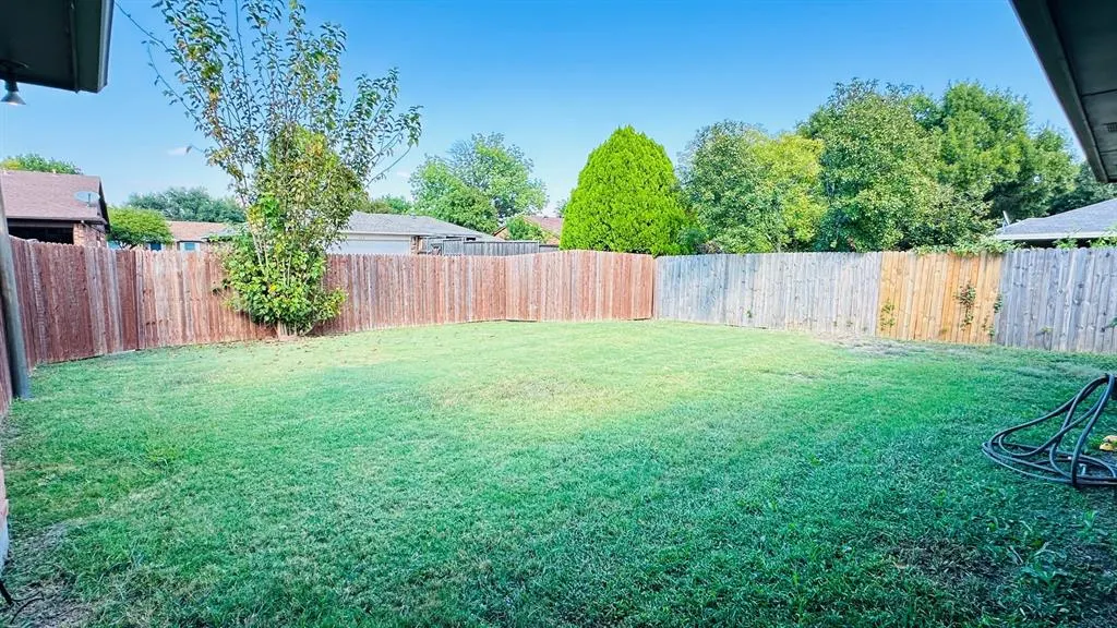 813 Sandhurst Drive
