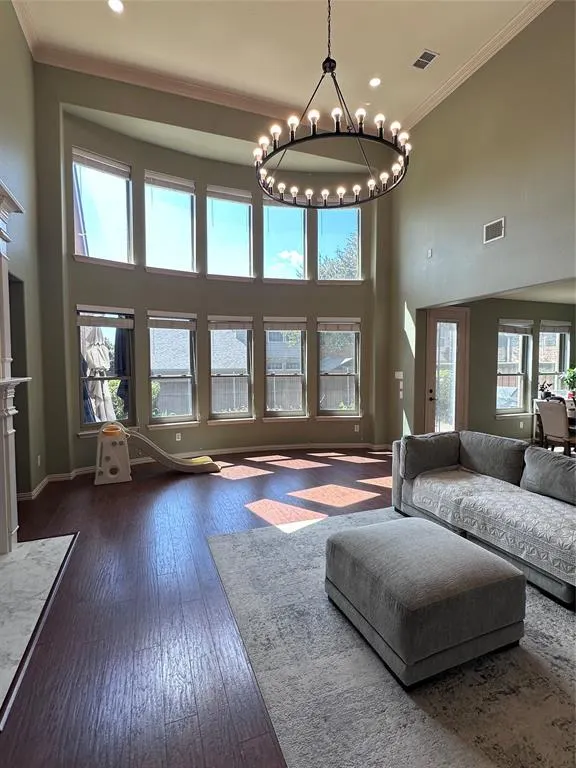 941 Nightingale Drive