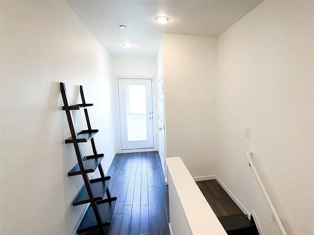 4121 Mckinney, #30
