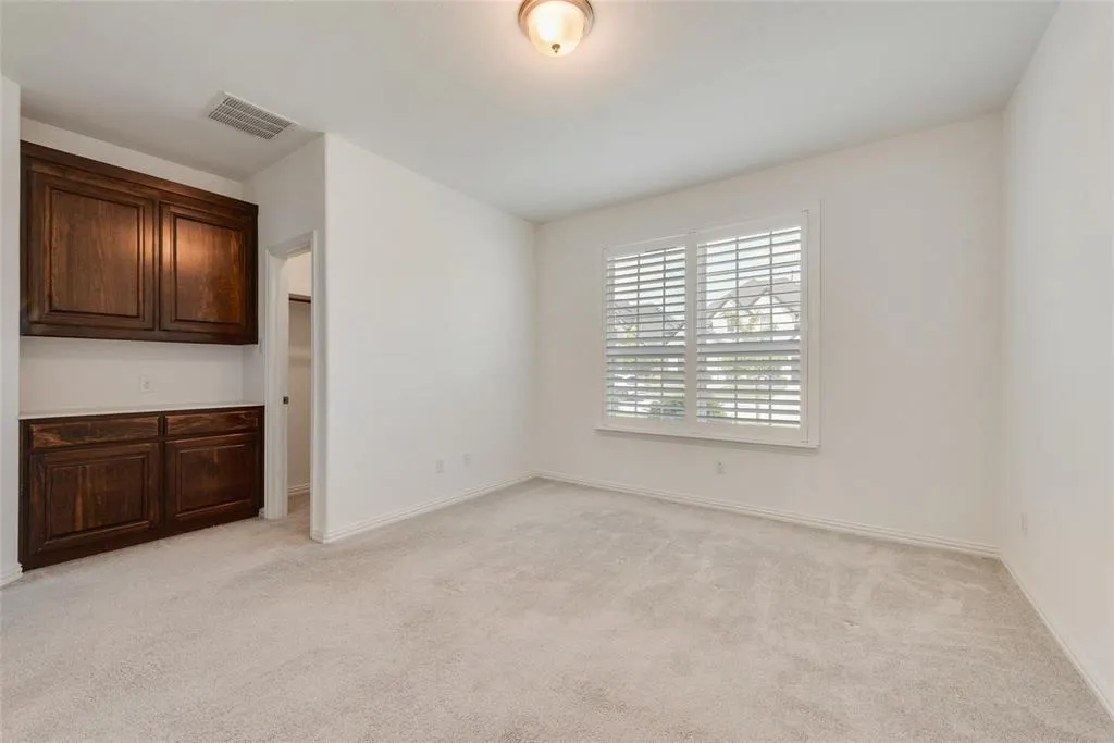 6915 Barnes Drive