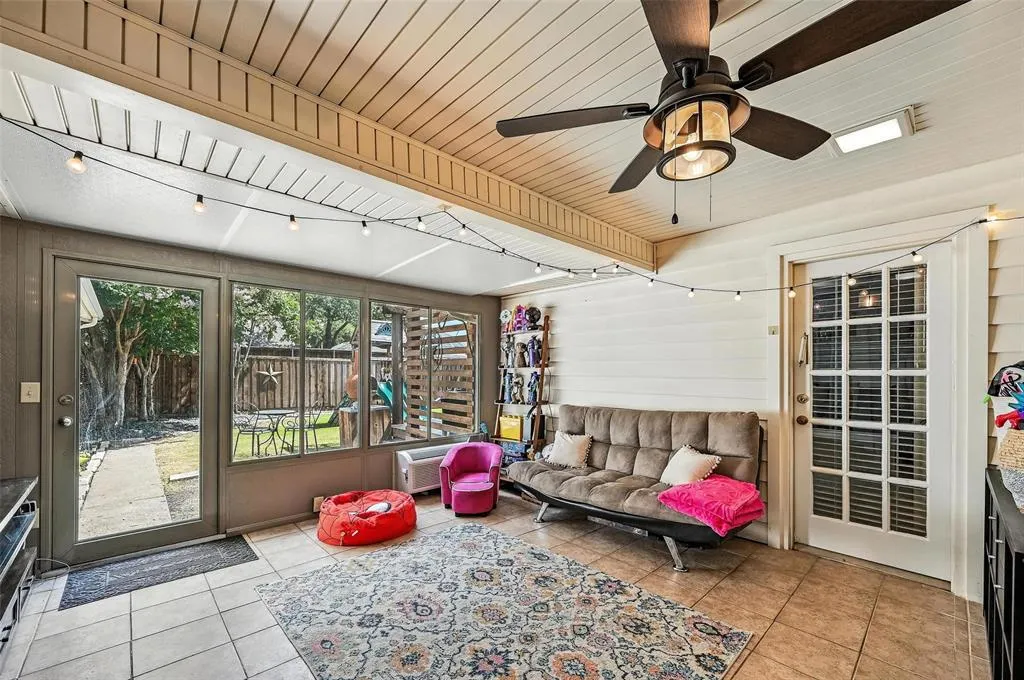6031 White Rose Trail