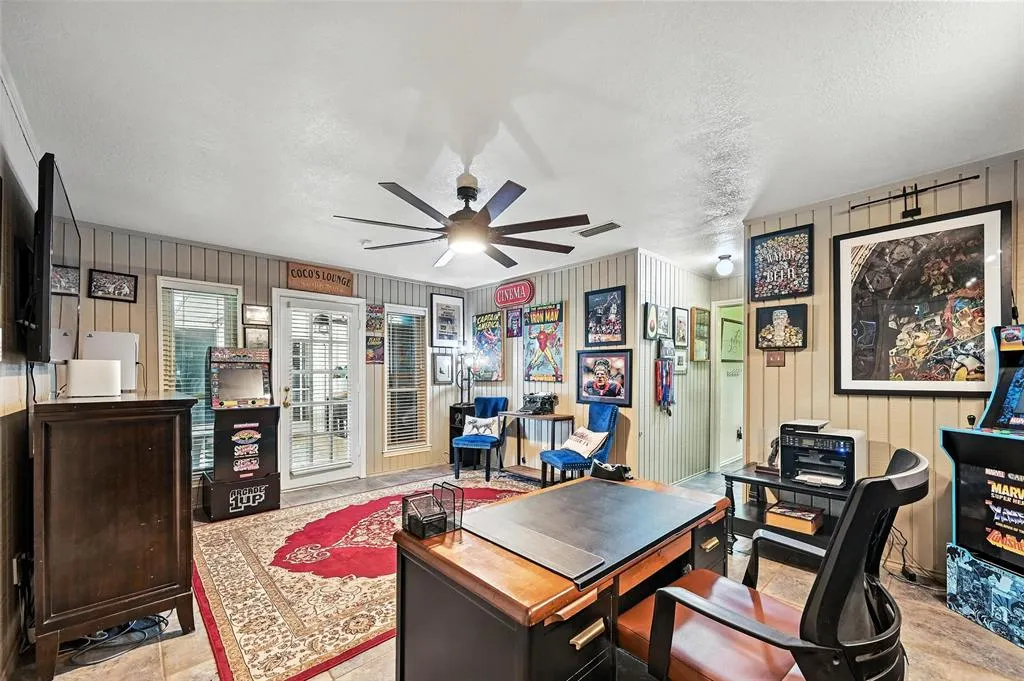 6031 White Rose Trail