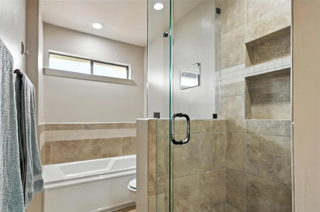 6031 White Rose Trail
