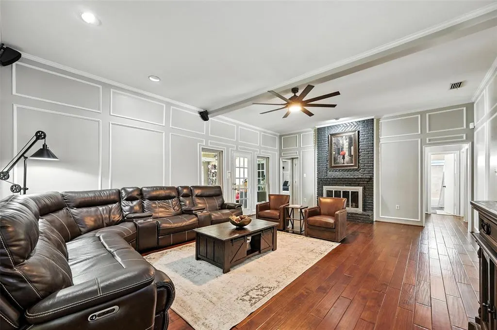 6031 White Rose Trail