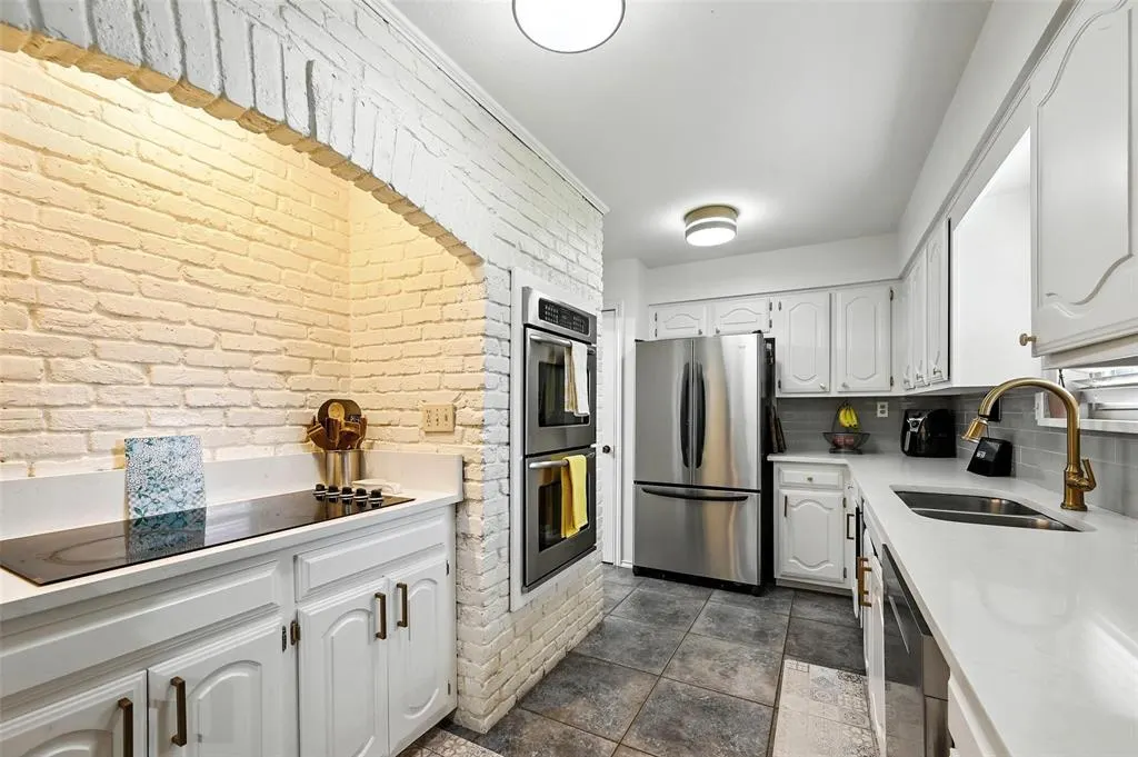 6031 White Rose Trail